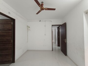 Room in 2 BHK Apartment at Seawoods Estate, Seawoods – for Rent