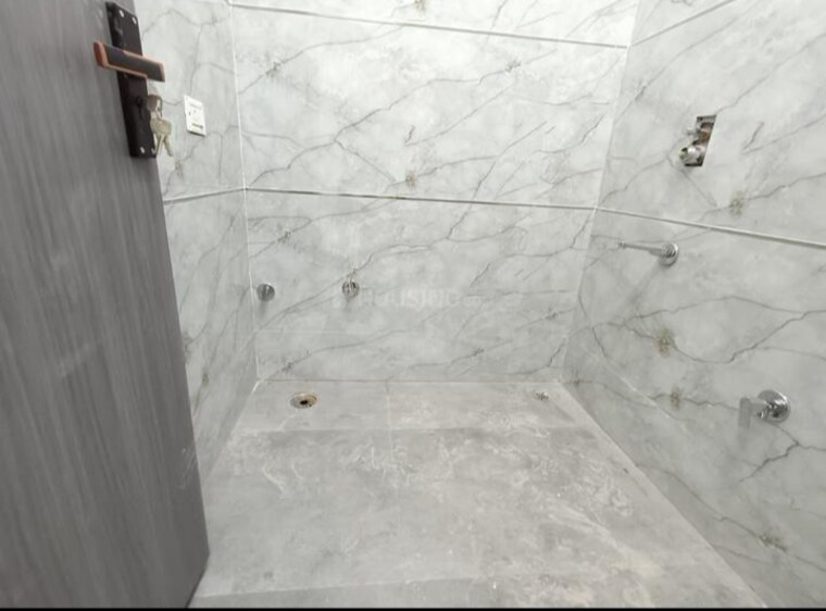 Bathroom, krishna nagar 2 Bedroom 500 Sq.Ft. Builder Floor In Krishna Nagar Delhi 8599114