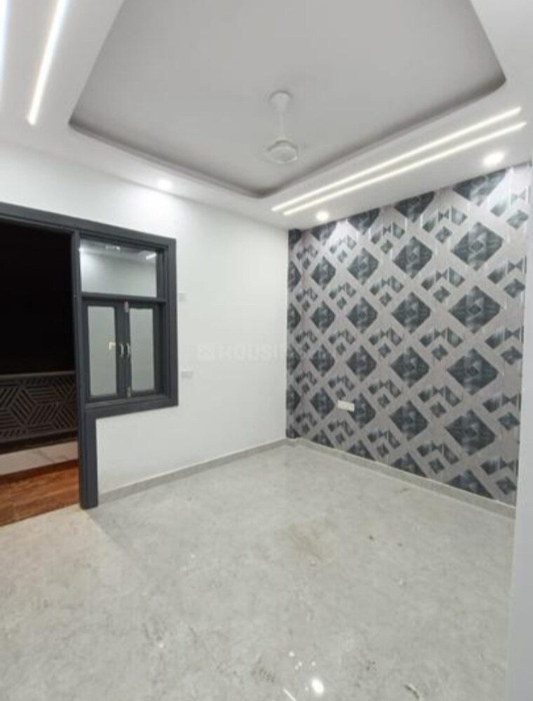 Room, krishna nagar 2 Bedroom 500 Sq.Ft. Builder Floor In Krishna Nagar Delhi 8599114