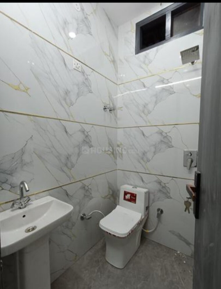 Bathroom, krishna nagar 2 Bedroom 500 Sq.Ft. Builder Floor In Krishna Nagar Delhi 8599114