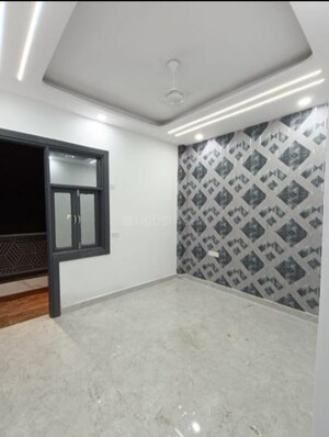 Room in 2 BHK Builder Floor at Krishna Nagar – for Sale