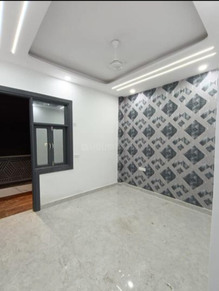 Room, krishna nagar 2 Bedroom 500 Sq.Ft. Builder Floor In Krishna Nagar Delhi 8599114