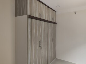Room in 3 BHK Apartment at Alkapoor – for Rent