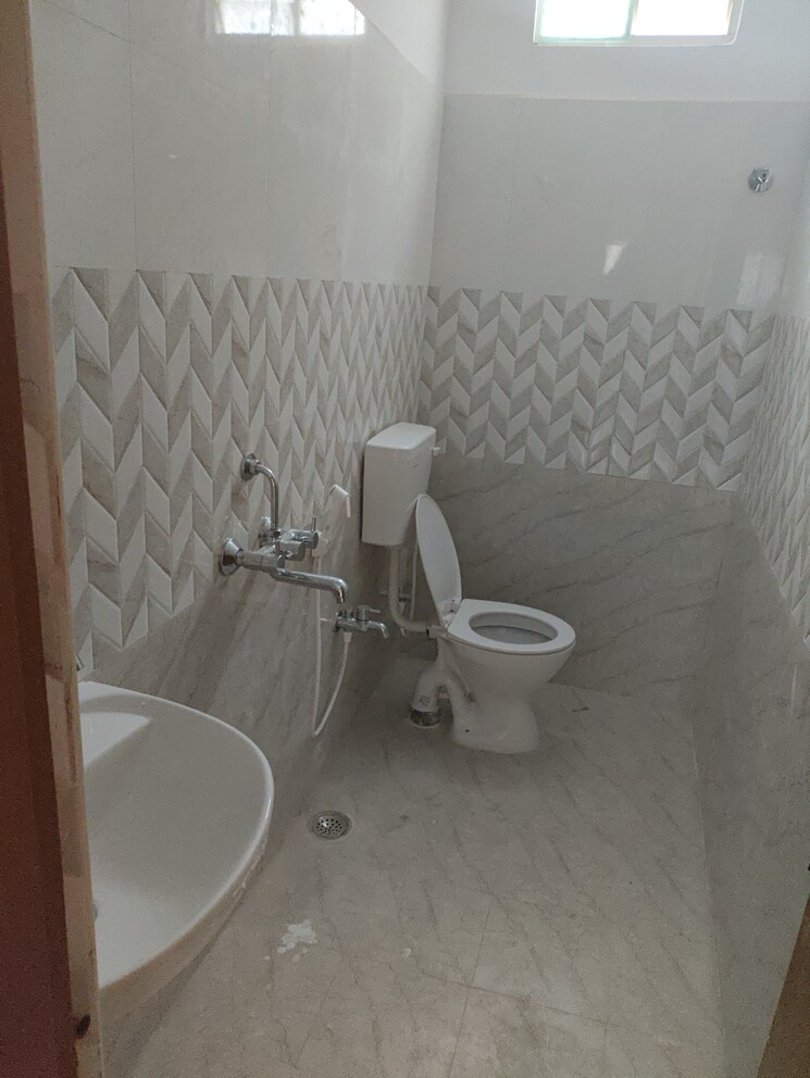 Bathroom, alkapoor 3 Bedroom 1700 Sq.Ft. Apartment In Alkapoor Hyderabad 8599207