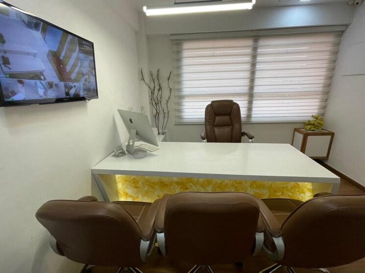 Team Area, iscon-emporio Commercial Office Space 1156 Sq.Ft. In Jodhpur Ahmedabad 8599206