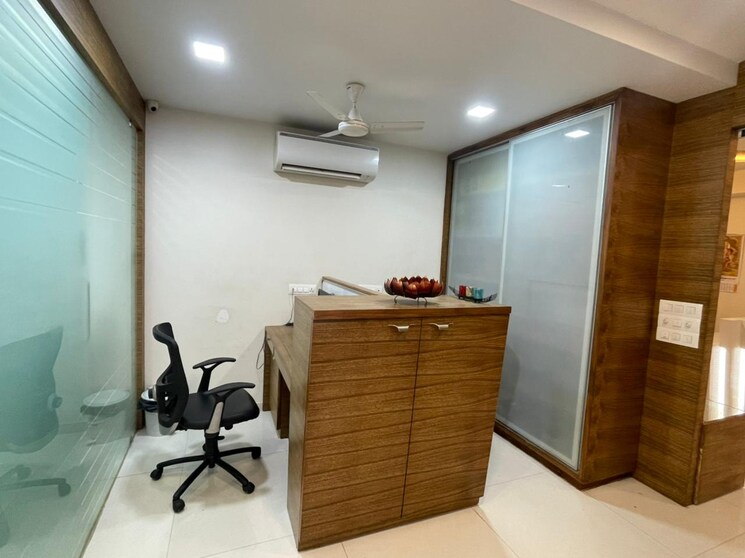 Team Area, iscon-emporio Commercial Office Space 1156 Sq.Ft. In Jodhpur Ahmedabad 8599206