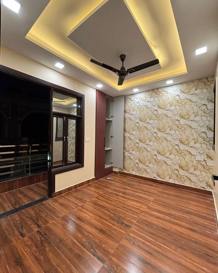 Room, sa-homes-i 3.5 Bedroom 900 Sq.Ft. Builder Floor In Uttam Nagar Delhi 8599292