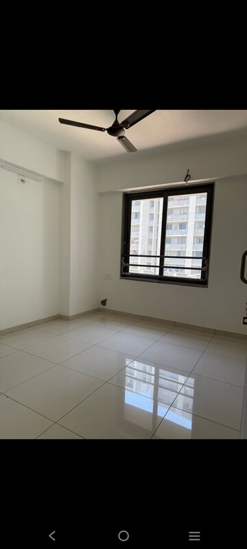 Room in 2 BHK Apartment at Goyal Orchid Blues, Shela – for Rent