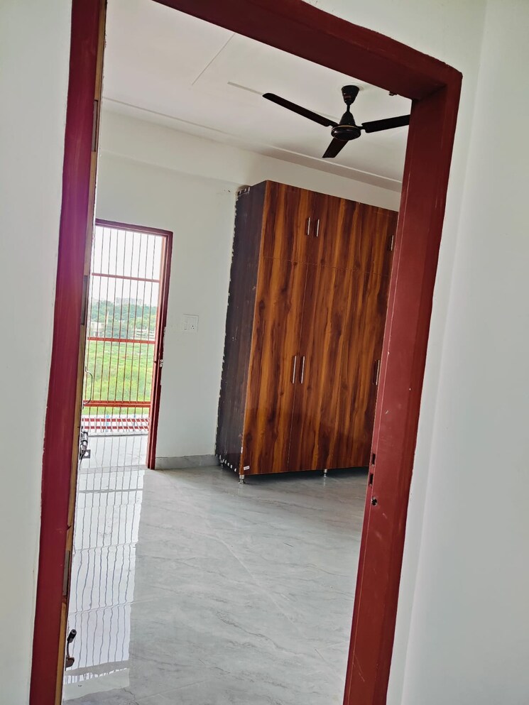 Balcony, sector 33 2 Bedroom 950 Sq.Ft. Builder Floor In Sector 33 Gurgaon 8599421