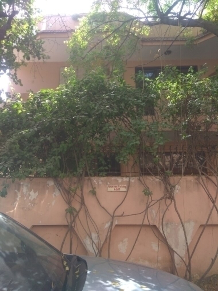 Master Bedroom, new friends colony 5 Bedroom 500 Sq.Yd. Independent House In New Friends Colony Delhi 8599494