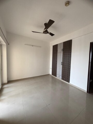 Room in 2.5 BHK Apartment at Galaxy Vega, Tech Zone 4 Greater Noida – for Sale