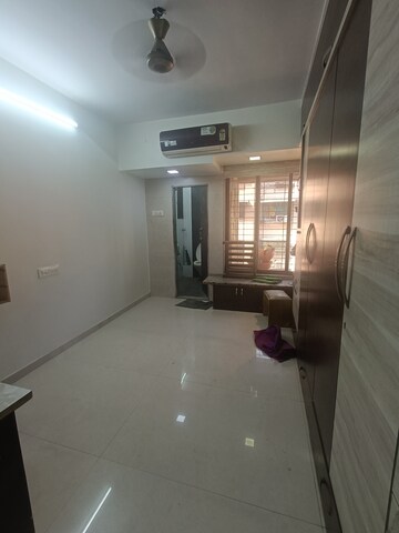 Room in 3 BHK Apartment at Sanpada – for Rent