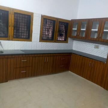 Kitchen in 3 BHK Apartment at Gomti Nagar – for Rent