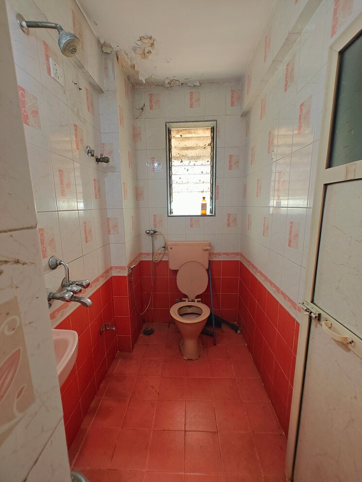 Bathroom, matoshree-chs-vashi 3.5 Bedroom 1650 Sq.Ft. Apartment In Seawoods Navi Mumbai 8599633