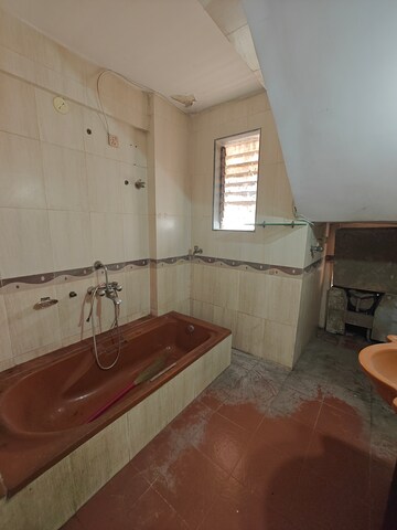 Kitchen in 3.5 BHK Apartment at Matoshree CHS Vashi, Seawoods – for Rent