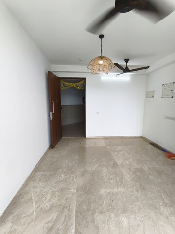 Room in 1 BHK Apartment at Hiranandani Estate Solitaire C, Ghodbunder Road – for Rent