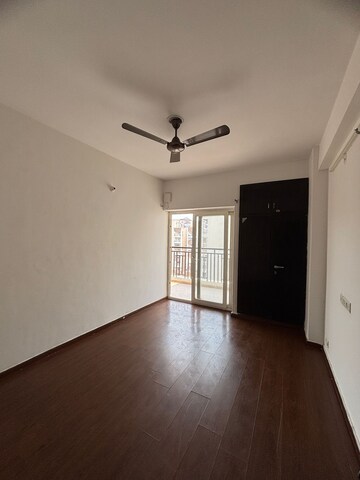 Room in 3 BHK Apartment at Galaxy Vega, Tech Zone 4 Greater Noida – for Sale