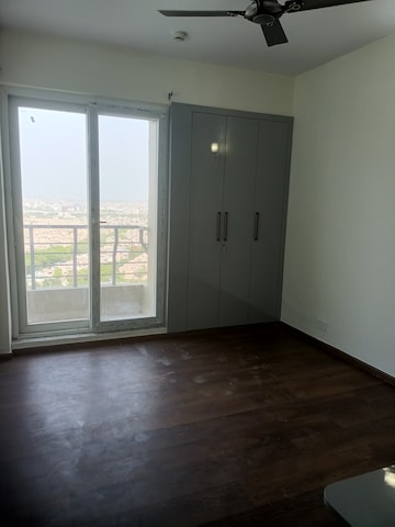 Room in 3 BHK Apartment at Lotus Panache, Sector 110 – for Rent