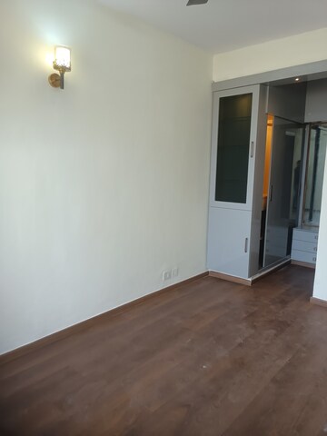 Room in 3 BHK Apartment at Lotus Panache, Sector 110 – for Rent
