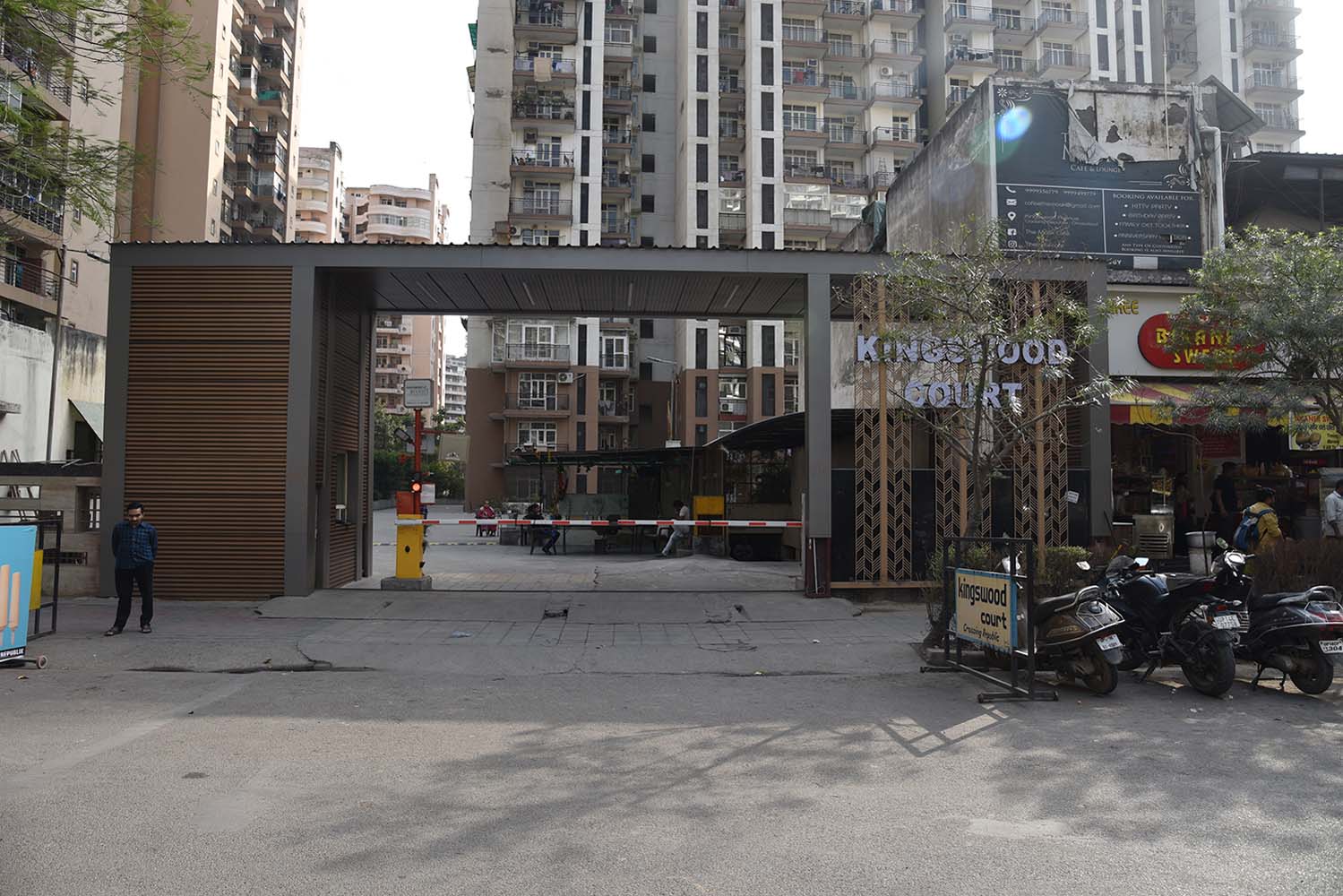 2.5 BHK + Study Room 1350 Sq.Ft. Apartment in Kingswood Court