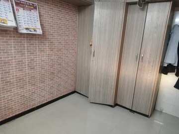 Room in 2 BHK Apartment at Thane West – for Rent