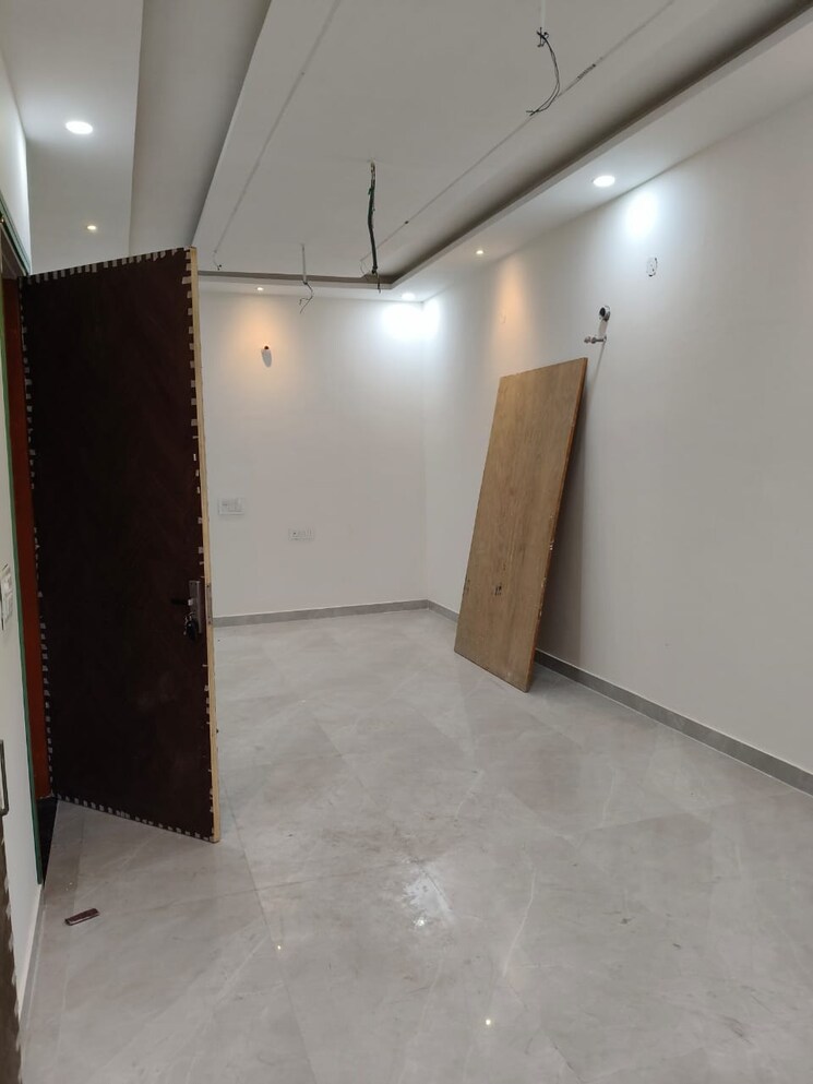 Room, ambala highway 4 Bedroom 2200 Sq.Ft. Independent House In Ambala Highway Zirakpur 8599946