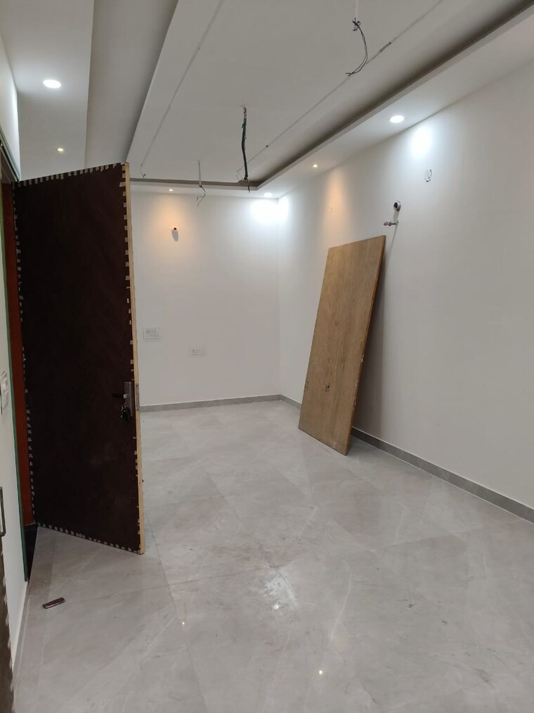 Room, ambala highway 4 Bedroom 2200 Sq.Ft. Independent House In Ambala Highway Zirakpur 8599946