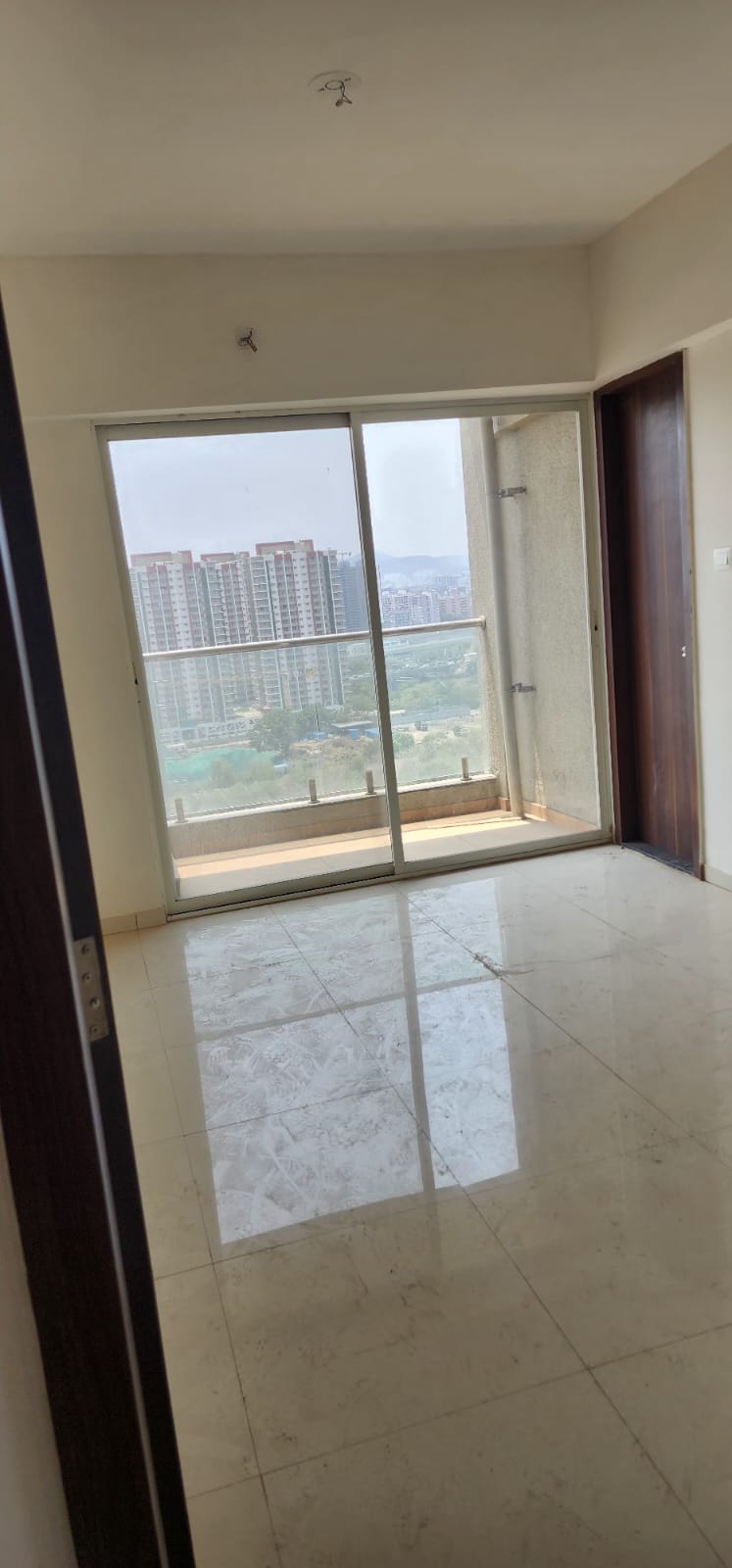 3 BHK Apartment For Rent in Mantra Monarch