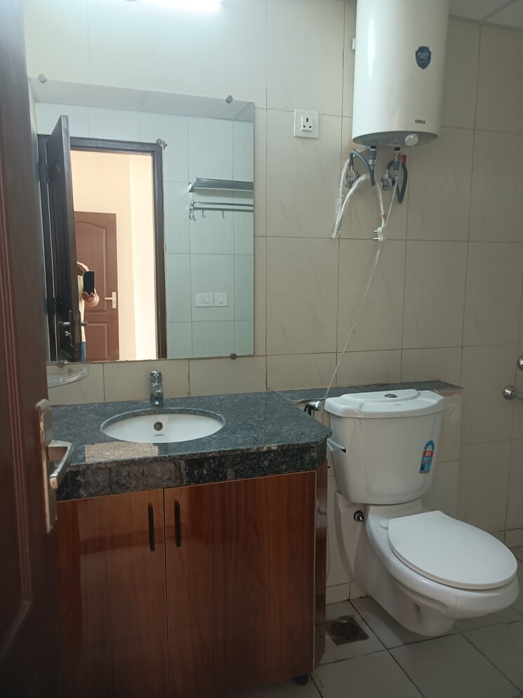 Bathroom, 3c-lotus-panache 4 Bedroom 2794 Sq.Ft. Apartment In Sector 110 Noida 8600024
