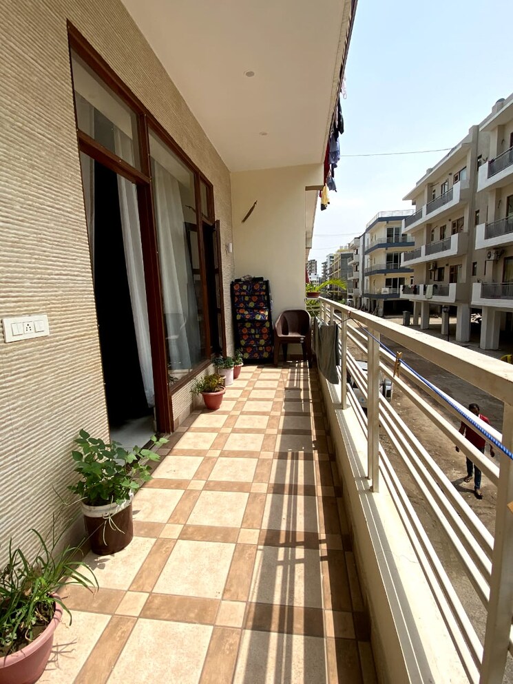 Balcony, sunshine-enclave 3 Bedroom 1500 Sq.Ft. Apartment In Vip Road Zirakpur 8600028