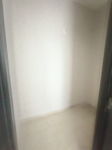 Room in 4 BHK Apartment at Oberoi Enigma, Mulund West – for Sale