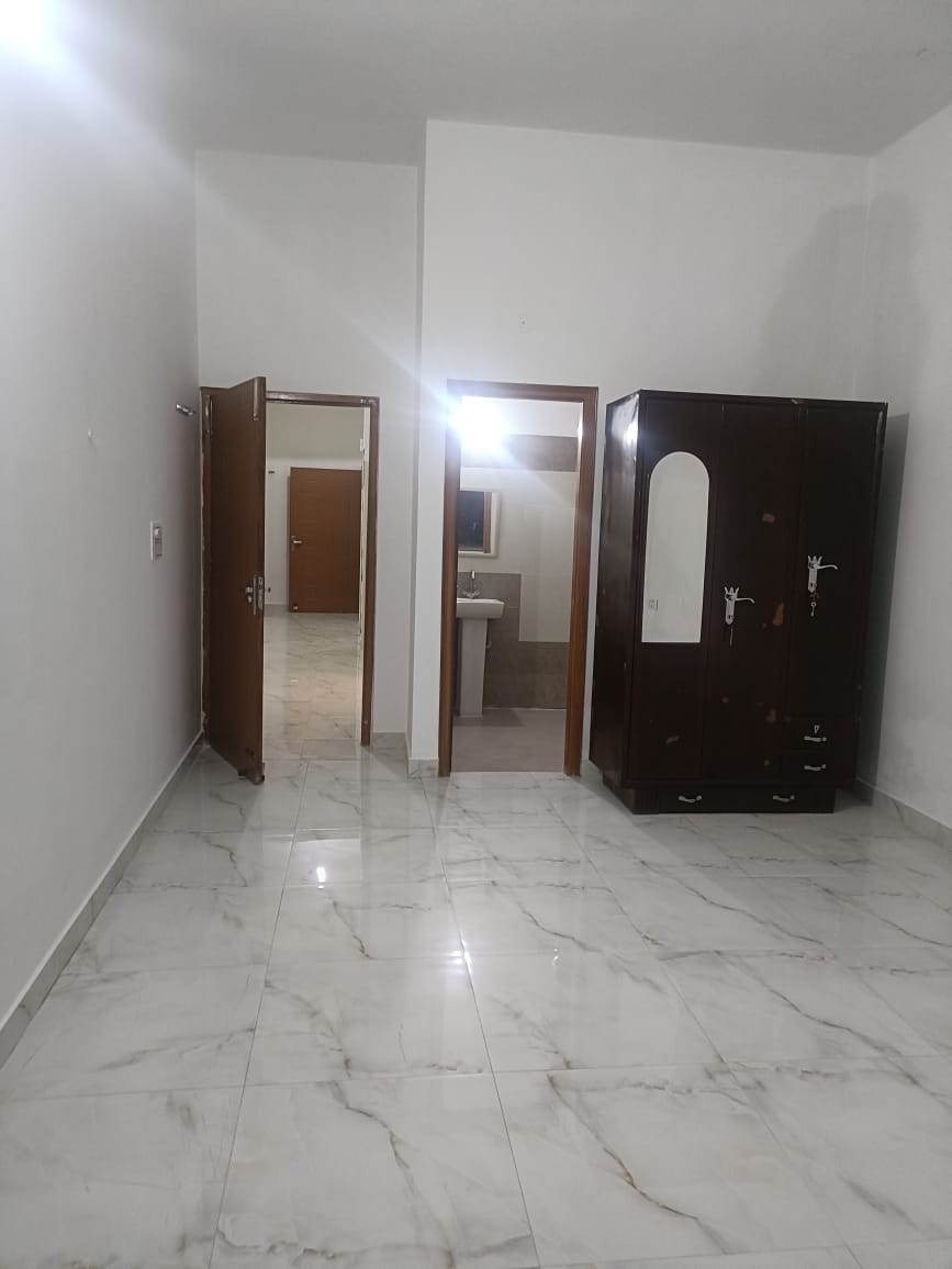 2 BHK Builder Floor For Rent in Jakhan 