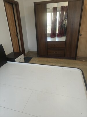 Room in 2 BHK Apartment at Agarwal And Doshi Complex, Vasai West – for Sale