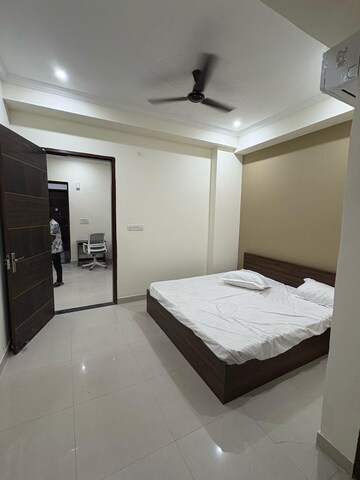 Master Bedroom in 3 BHK Builder Floor at Ardee City, Sector 52 – for Rent