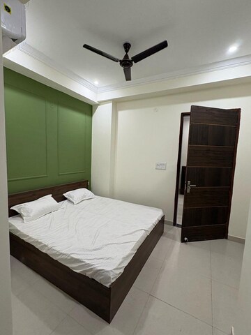 Bedroom in 3 BHK Builder Floor at Ardee City, Sector 52 – for Rent