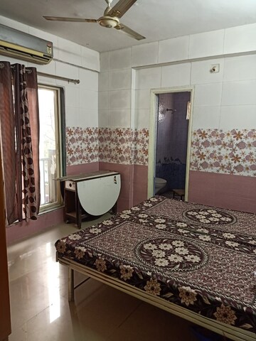 Bedroom in 3 BHK Apartment at Makarba – for Rent