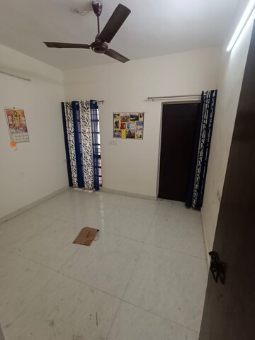 Room in 2 BHK Apartment at Sector 19 Dwarka – for Rent