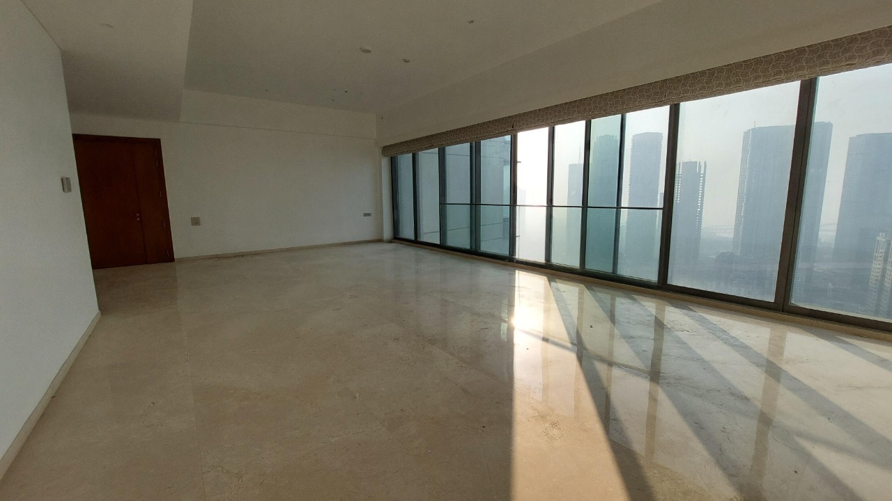 5 BHK + Servant Room,Study Room Apartment For Rent in Rustomjee Crown