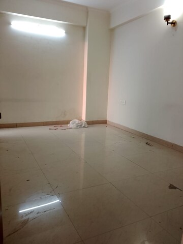 Room in 3 BHK Apartment at Vasant Kunj – for Rent