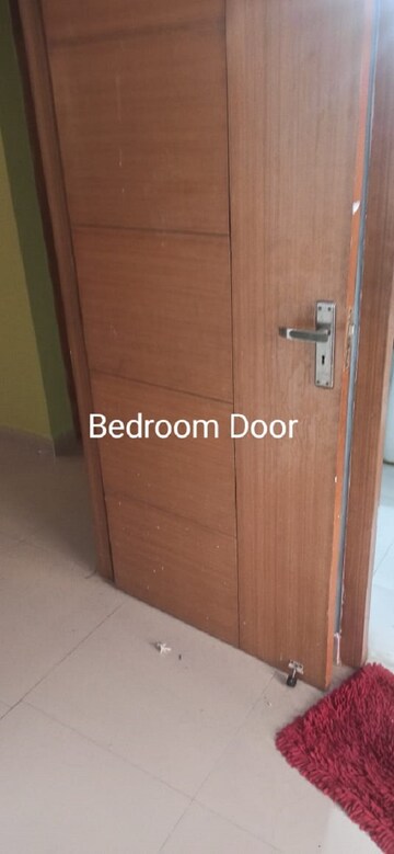 Room in 2.5 BHK Apartment at Nirala Aspire, Sector 16 Greater Noida – for Sale