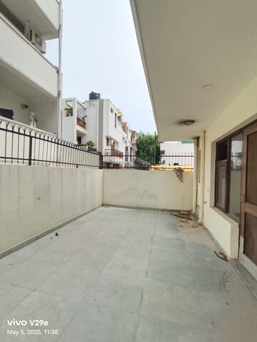 Balcony in 3 BHK Builder Floor at Sushant Lok 3, Sector 57 – for Rent