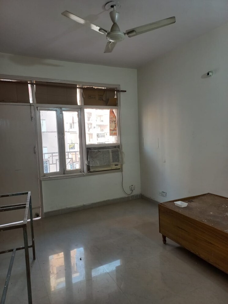 Room, srs-residency 2 Bedroom 906 Sq.Ft. Apartment In Sector 88 Faridabad 8600451