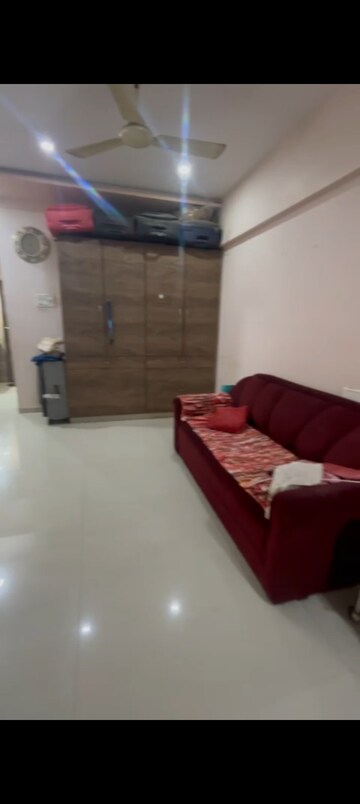2 BHK Apartment For Rent in Sai Dham CHS Kandivali, Kandivali West