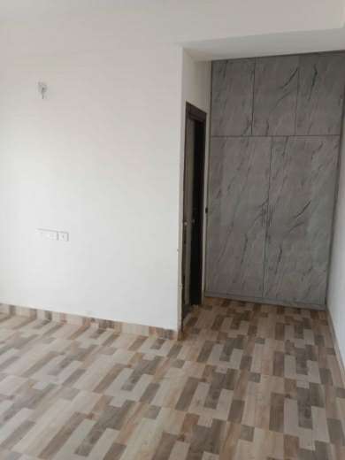 3 BHK + Servant Room Apartment For Rent in VVIP Mangal