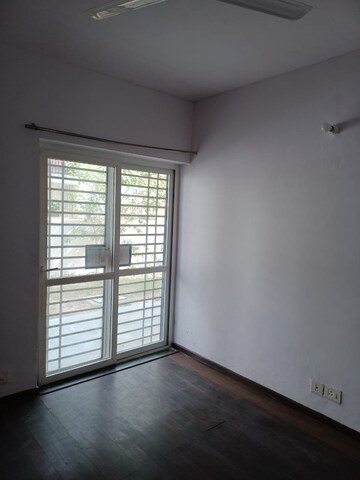Room in 3 BHK Builder Floor at BPTP Elite Floors, Sector 83 – for Rent