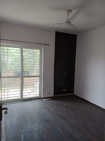 Room in 3 BHK Builder Floor at BPTP Elite Floors, Sector 83 – for Rent
