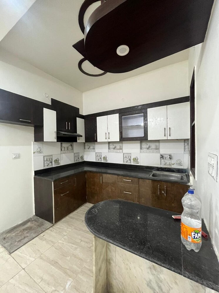 Kitchen, madhav puram 3 Bedroom 144 Sq.Yd. Apartment In Madhav Puram Meerut 8600548