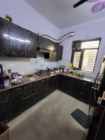 Kitchen in 3 BHK Builder Floor at SS Mayfield Gardens, Sector 51 – for Rent