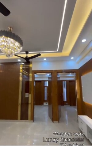 Room in 4 BHK Apartment at Vaishali Sector 4 – for Sale