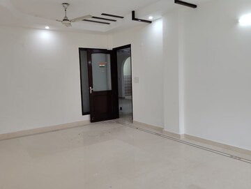 Room in 3 BHK Apartment at Kalkaji – for Sale